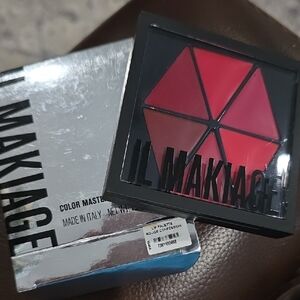 IL MAKIAGE Vibrant Red Eyeshadow Palette